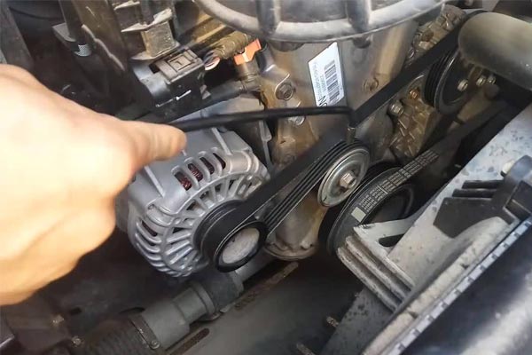 榆树转速传感器的工作原理是什么？