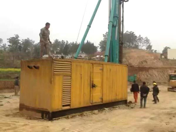 榆树如何判断水冷式机油散热器密封件是否需要更换？